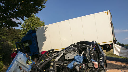 Perfect Original Photos about  Unfall B414 Heute  as Your HD Pictures