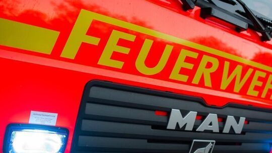 Ein Löschfahrzeug der Feuerwehr
