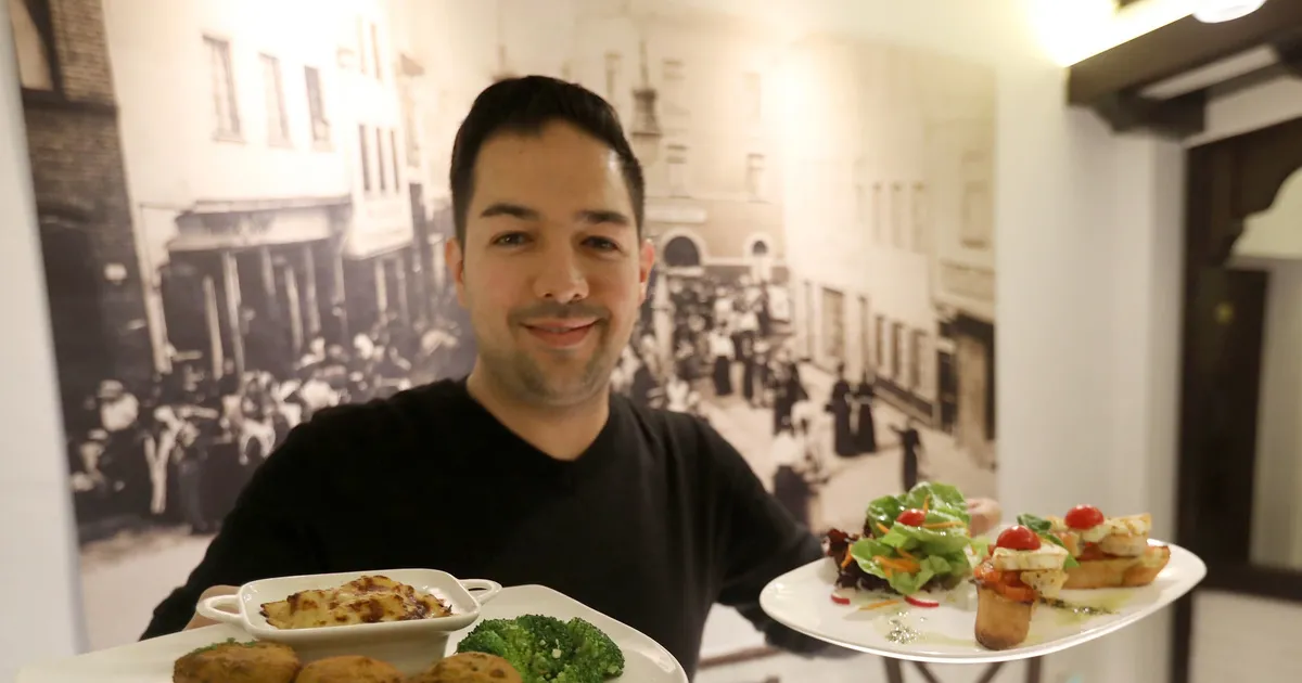 Rezept zum Fest: Sven Laschinski vom Hammersteins serviert Bruschetta ... Rezept zum Fest: Sven Laschinski vom Hammersteins serviert Bruschetta ...