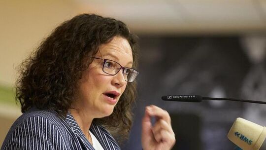 Andrea Nahles hält einen Vortrag im Kloster Maria Laach