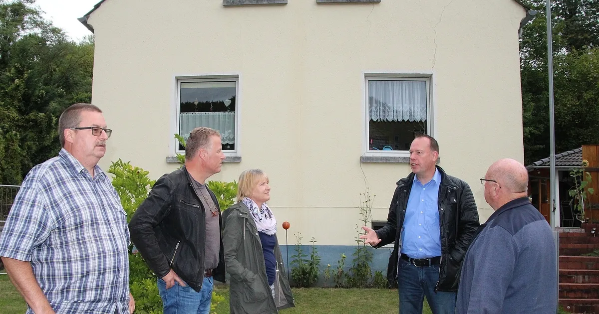 Experten nennen andere Ursachen für die Risse in den Häusern - Anwohner ...