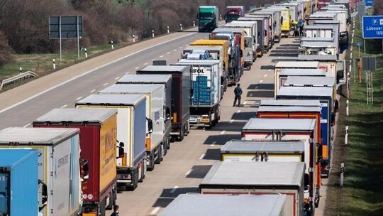 Stau auf der Autobahn nach Polen