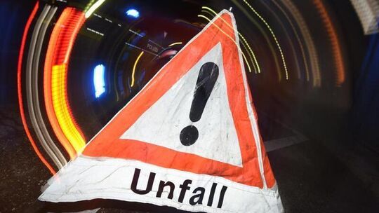 Warndreieck mit Schriftzug «Unfall»