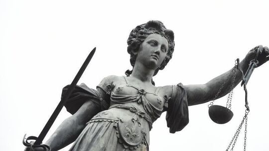 Justitia-Statue