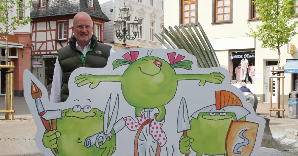 Stefan Rees Stefan Rees stellt neue Maskottchen des Kinderwelterbetags vor ...