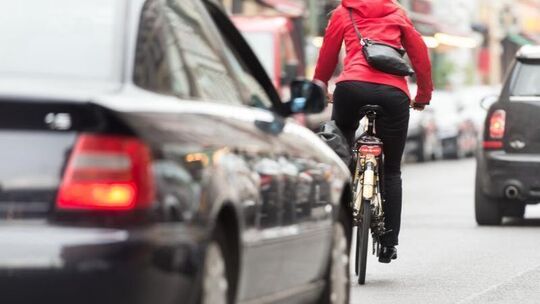 Abstand zu Radlern beim Überholen