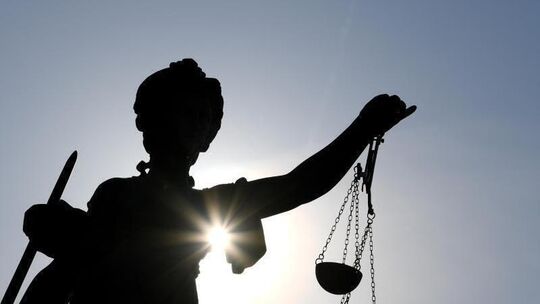 Justitia-Statue