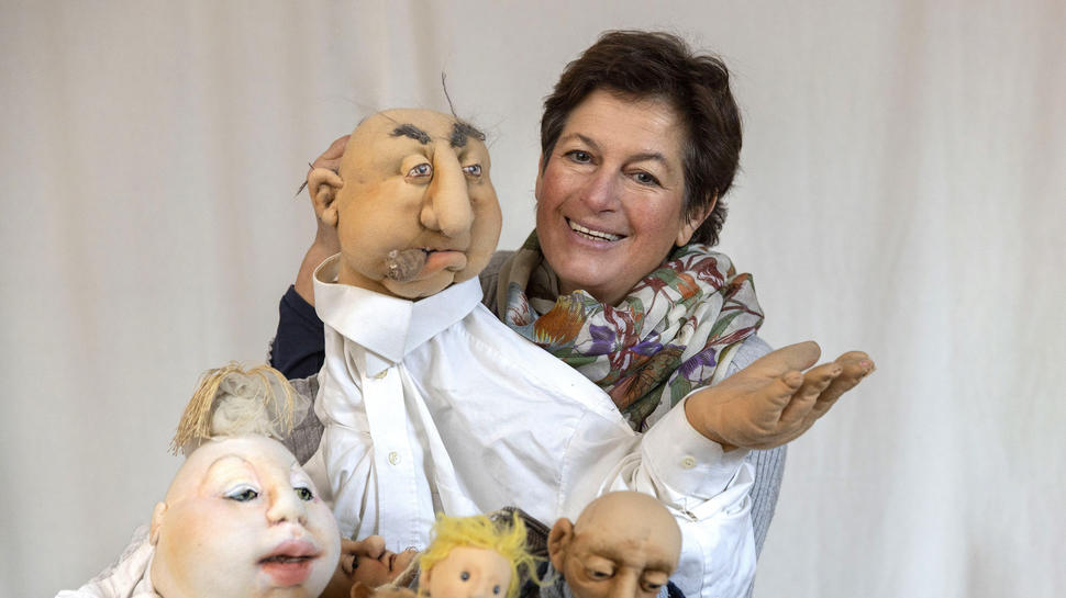 Petra Schuff lebt mit und von ihren Puppen. Doch in diesem Jahr konnte die erfolgreiche Diplom-Figurenspielerin nur wenige Vorstellungen geben. Ihre Zuschauer, vor allem die Jüngsten, fehlen der Künstlerin sehr. Foto: Röder-Moldenhauer