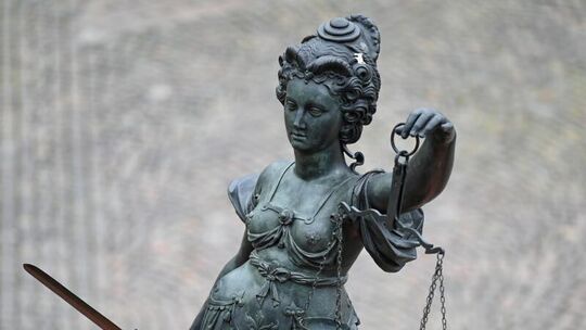 Justitia-Statue