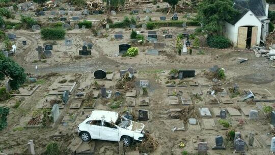 Verwüsteter Friedhof in Bad Neuenahr-Ahrweiler