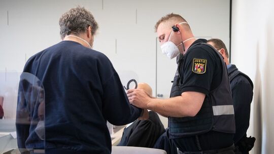 Prozessauftakt nach Mord an Tankstelle
