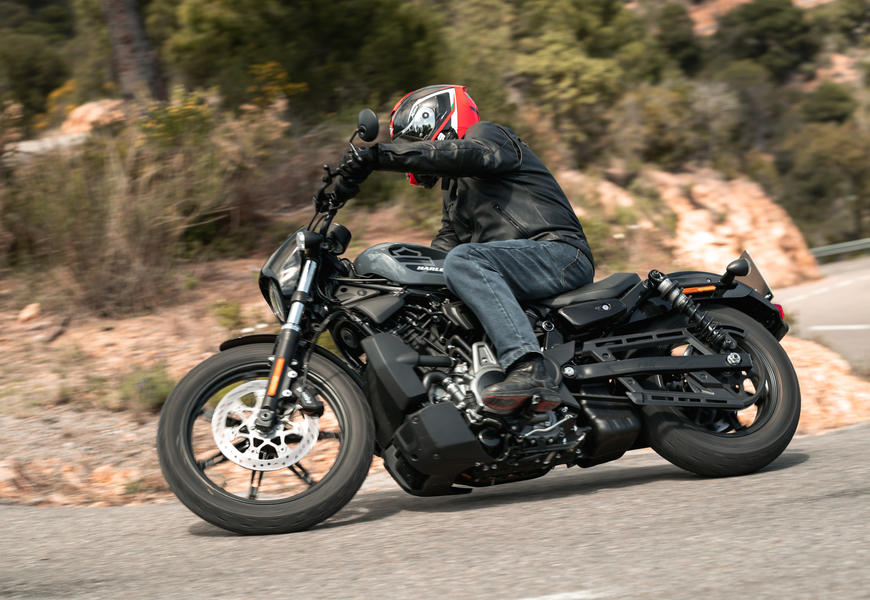 The Silhouette of the Nightster is still a model of the Sportster model