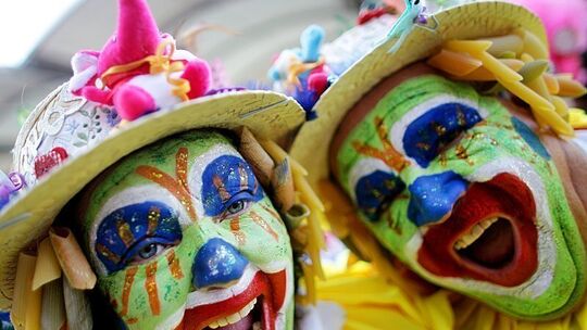 Möhnen und Alte Weiber läuten heiße Phase der Fastnacht ein