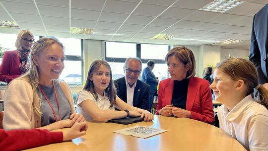 dreyerehemann-mit-grundschulkindern