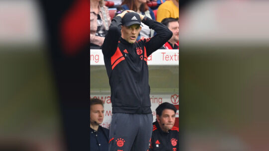 Trainer Thomas TUCHEL (Bayern Muenchen), ratlos, Enttaeuschung,Frust,enttaeuscht, frustriert,niedergeschlagen, Einzelbil