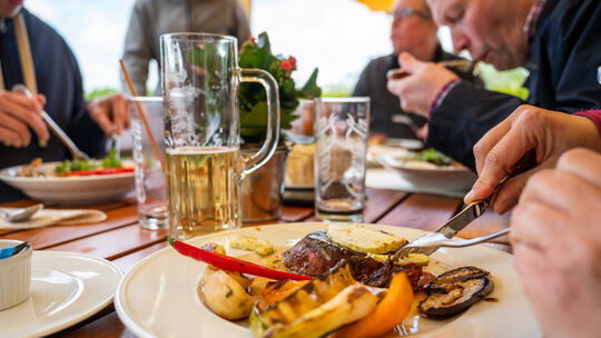 Gastronomie voller Sorgen - Einzelhandel erwartet Verbesserungen