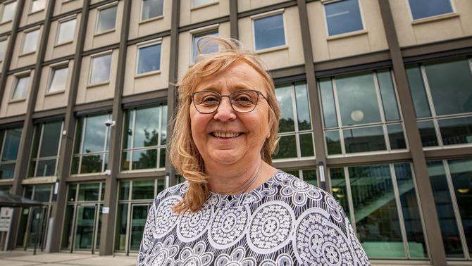 Corinna Witzel ist leidenschaftliche Schöffin am Amtsgericht Koblenz. Foto: Stadt Koblenz/Andreas Egenolf