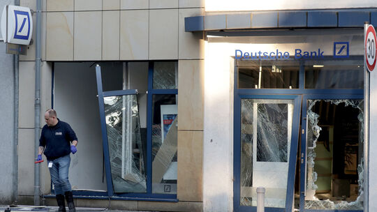 Geldautomat in Neu-Isenburg gesprengt