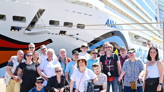 Endlich auf dem Traumschiff! Die Reisegruppe aus dem Caritas-Wohnheim in Höhr-Grenzhausen auf großer Reise.