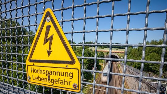 hochspannung_ice-strecke