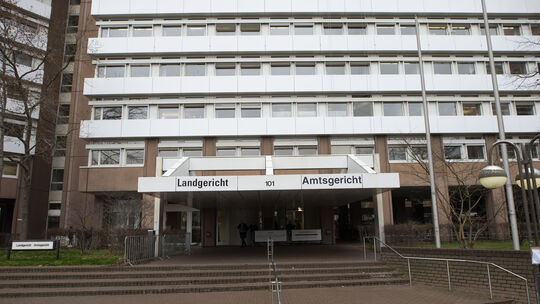Vor dem Drach-Prozess - Justizzentrum Köln