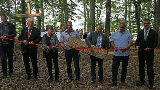 ruheforst-offizielle-ubergabe-bc2w1442