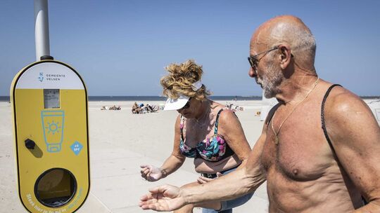 Niederlande installieren kostenlose Sonnencreme-Spender