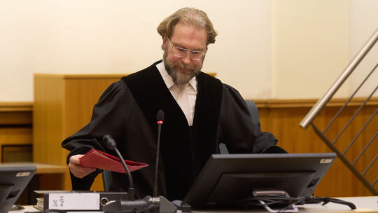 Prozess wegen tödlichen Brandanschlags auf Asylbewerberheim