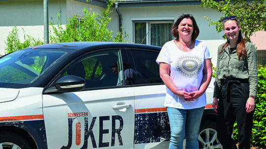 rechts-alexa-cronauer-mit-einer-jokerin