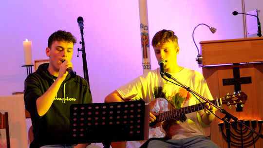 hey_lied_andreas_bourani_mit_max_haubrich_elias_ludwig_foto_timo_zemlin