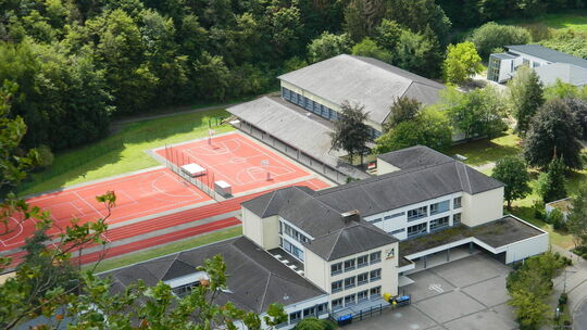 Das Schulgelande in Altenburg vor der Zerstörung durch die Flut. Foto: Alexander Menzen