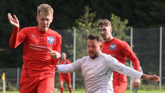 Fussball, Bezirksliga Ost, SG Weitefeld vs. TuS Burgschwakbach, 15.10.2023