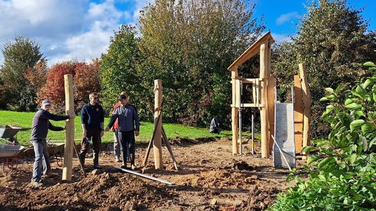Das Projekt "Mehrgenerationenplatz in der Natur" wurde im Oktober 2023 nahezu abgeschlossen.Carsten Pauly 20231021_150942
