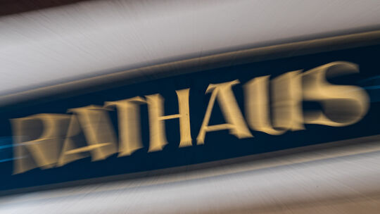 Schild Rathaus