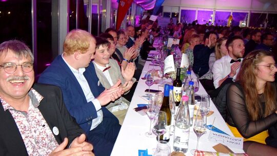 Familientisch Gräff Mandel Wahl Naheweinkönigin 2023