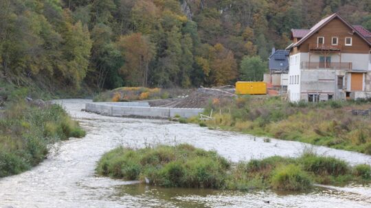 Marienthal: Sauer und Weimer an der Baustelle in Marienthal: Zwischen Walporzheim und Dernau werden drei Brücken neu gebaut.
Ma bahn-marienthal2