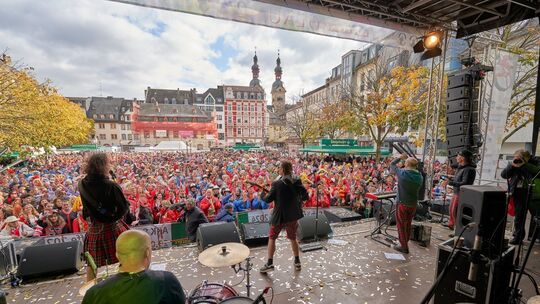 Karneval - Sessionseroeffnung 2023/24 auf dem Münzplatz Koblenz