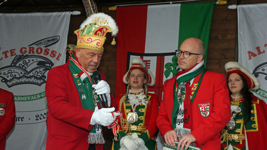 1111-ordensverleihung-an-oberburrgermeister-dirk-meid-bc2w3299