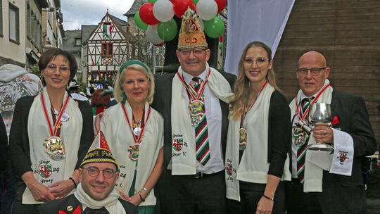 1111-prinzenpaar-mayen-auf-dem-bild-fehlt-hofnarr-lukas-bc2w3337