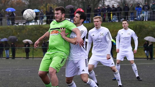 Fussball, Rheinlandliga, SG Malberg vs. FC HWW Niederrossbach, 18.11.2023