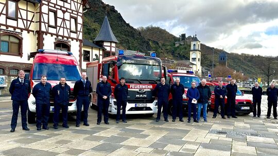 Zwei neue Fahrzeuge und zwei Übergaben im Rahmen der Rotation erfolgten durch Bürgermeister Mike Weiland gemeinsam mit den Wehrl