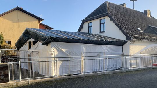 holzanbau-schule-mit-plane-img_7724