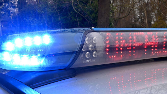 Einsatzfahrzeug nähert sich: Platz machen, aber mit Bedacht
