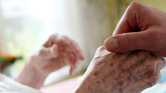 Eigenanteile für Pflegeheimbewohner in NRW weiter am höchsten