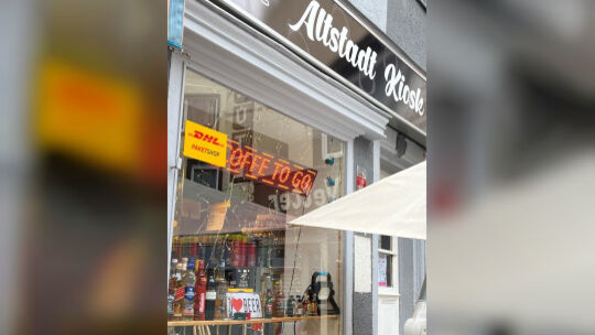 Im "Altstadt Kiosk" in dre Mannheimer Straße 62 wurde der neue DHL-Paketshop eröffnet. Foto: Harald Gebhardt