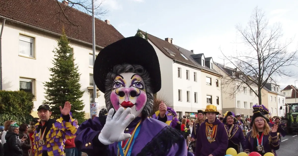 Rosenmontagszug in Andernach 2024 Koblenz & Region RheinZeitung