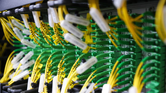 Envia Tel bringt 80 000 Haushalten Turbo-Internet per Glasfaser