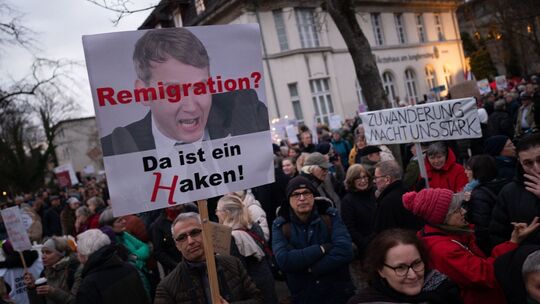Demonstration gegen Poggenburg Auftritt