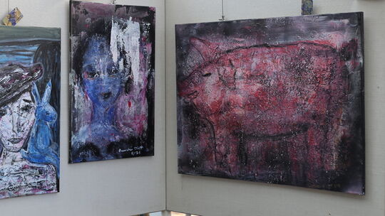 Eröffnung der Ausstellung FrauenAbTeilung von Künstlerin Annelie Döpp im Foyer der Verbandsgemeinde Weißenthurm