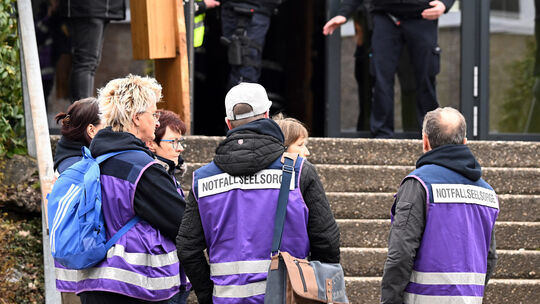 Abschied von Luise - Trauerfeier für getötete Zwölfjährige